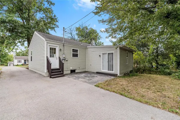 9521 Miriam AVE, Overland, MO 63114