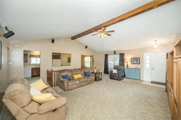 616 Autumn Oaks DR, St Peters, MO 63376
