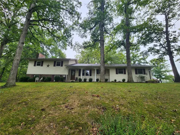 590 Keil Dr, Dubois, IL 62831