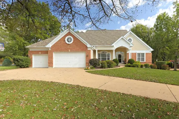 2 Brenton CT, Lake St Louis, MO 63367