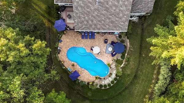 2 Brenton CT, Lake St Louis, MO 63367