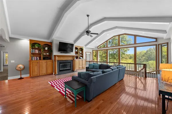 7 Isaac DR, Warrenton, MO 63383