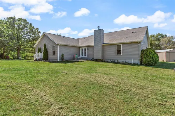 8372 E Forest Hills DR, Dittmer, MO 63023