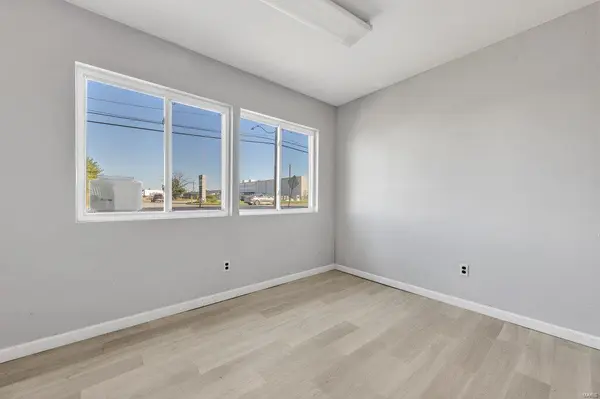 8518 Page AVE, St Louis, MO 63114