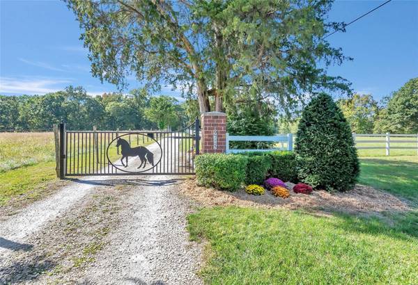 9725 Sandy Valley RD, Hillsboro, MO 63050