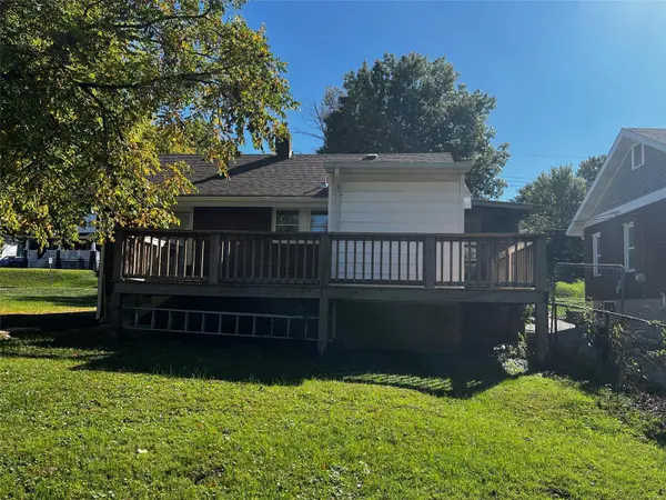 8933 Tudor AVE, St Louis, MO 63114