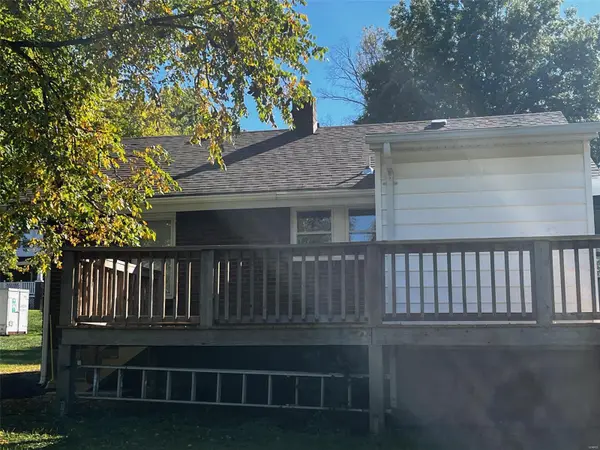 8933 Tudor AVE, St Louis, MO 63114
