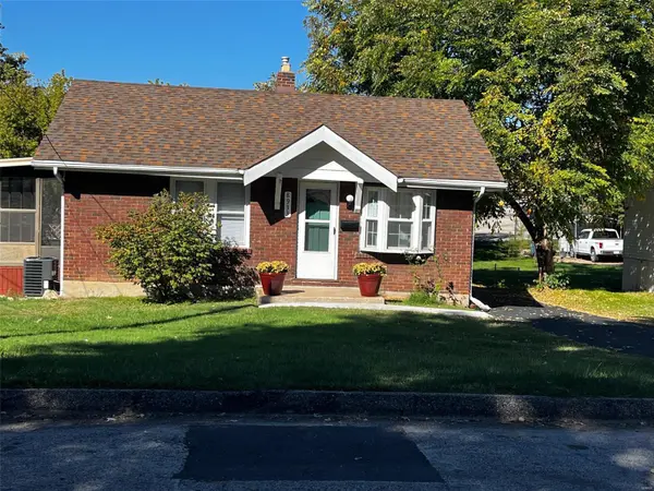 8933 Tudor AVE, St Louis, MO 63114