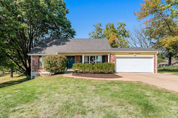 6917 Singingwood LN, St Louis, MO 63129