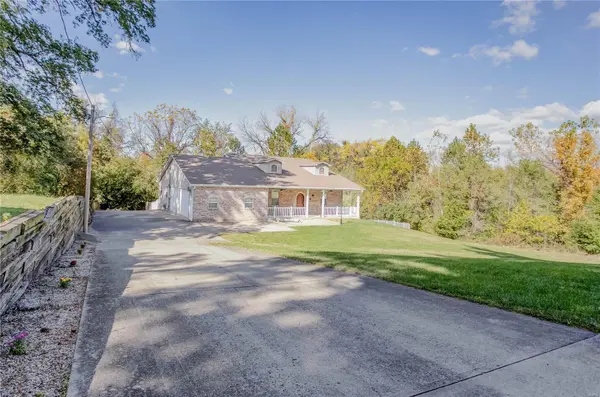 25 Red Rose DR, Collinsville, IL 62234