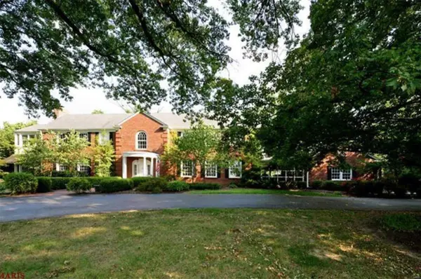 Country Life Acres,  MO 63131