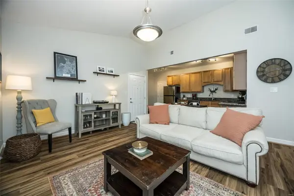 885 Forest AVE #302, Valley Park, MO 63088
