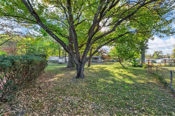 3570 Hambletonian DR, Florissant, MO 63033