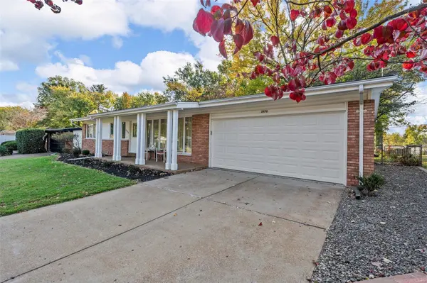 3570 Hambletonian DR, Florissant, MO 63033