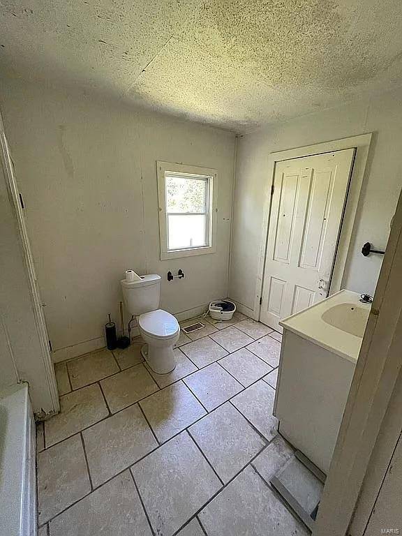 440 N Ball Kerr St, Cave-in-rock, IL 62919