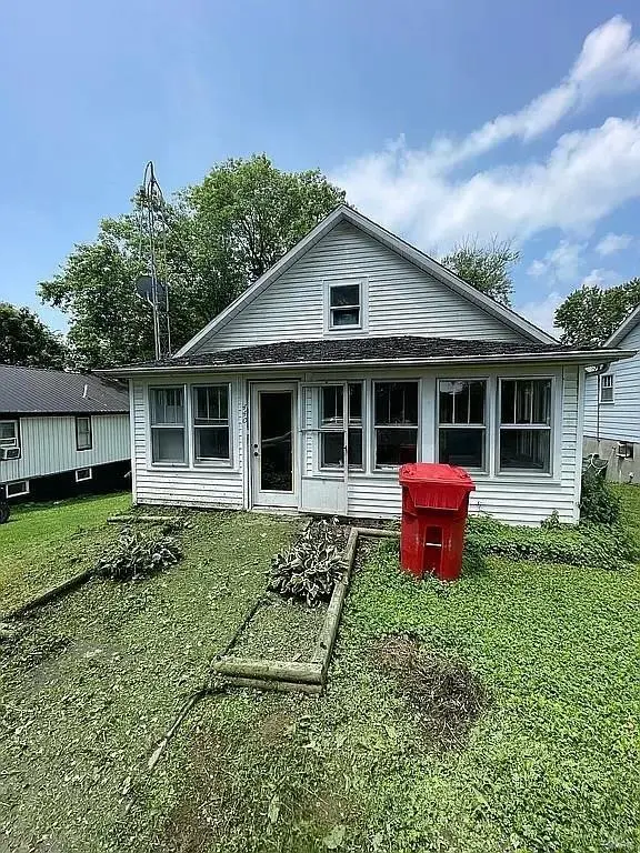 440 N Ball Kerr St, Cave-in-rock, IL 62919