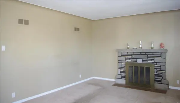 4006 Reavis Barracks Road RD, Mehlville, MO 63125