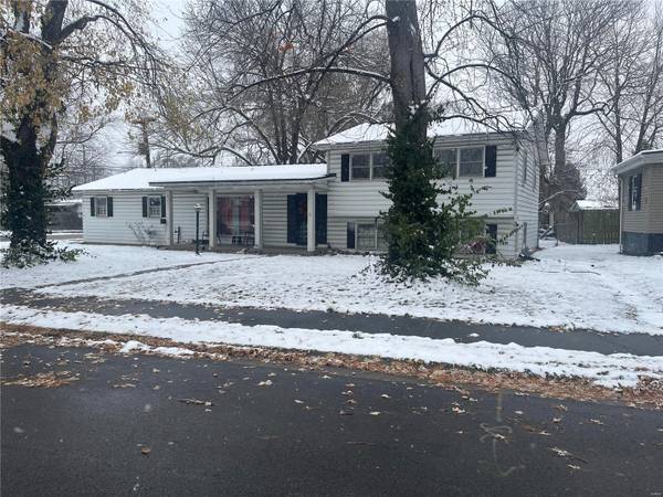 2901 Pershing BLVD,  Granite City,  IL 62040