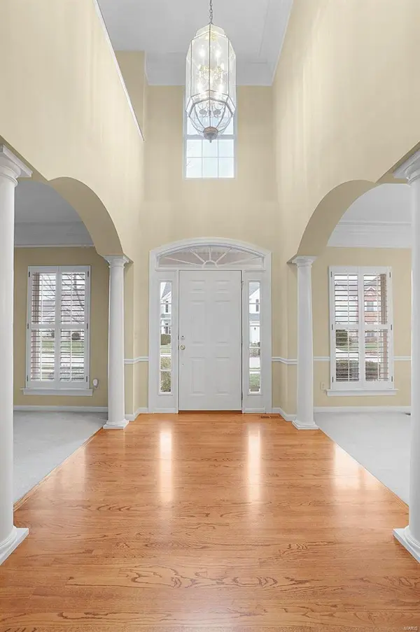 16648 Benton Taylor DR, Chesterfield, MO 63005