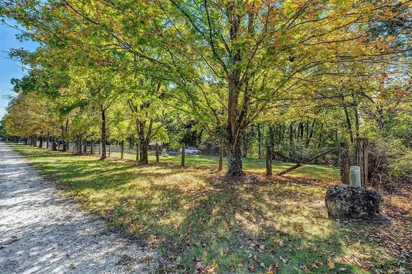 818 Green Ridge Dr, Catawissa, MO 63015