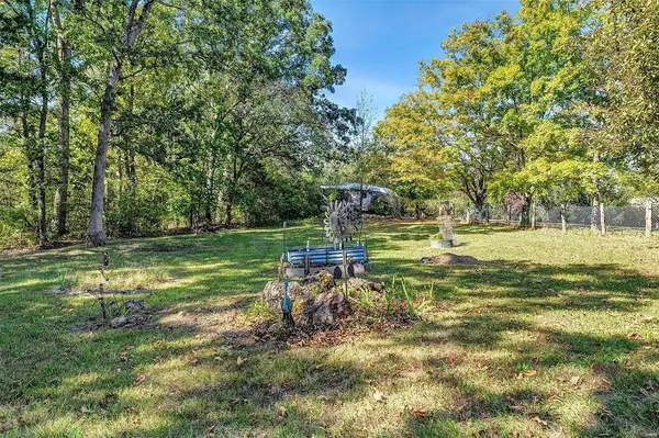 818 Green Ridge Dr, Catawissa, MO 63015