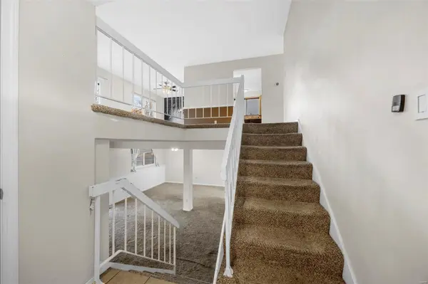 25 Countrywood DR, St Peters, MO 63376