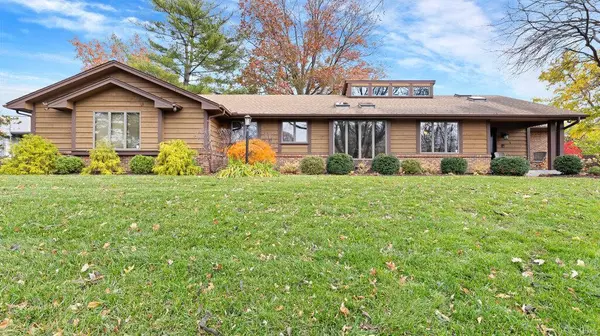 7 Village DR E, St Charles, MO 63303