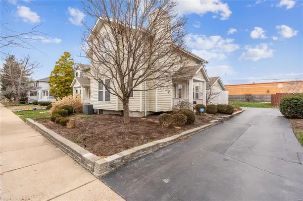 5751 Westminster PL, St Louis, MO 63112