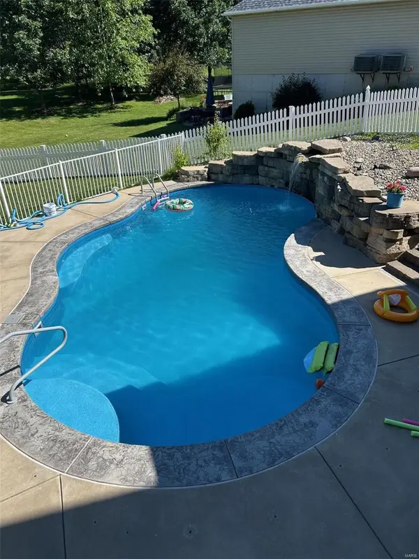 1652 Wellington Woods DR, Eureka, MO 63025
