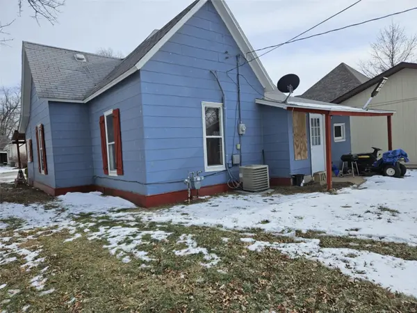435 S Rollins, Centralia, MO 65240