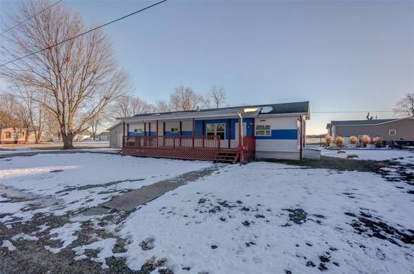 402 E Colfax ST, Mount Olive, IL 62069