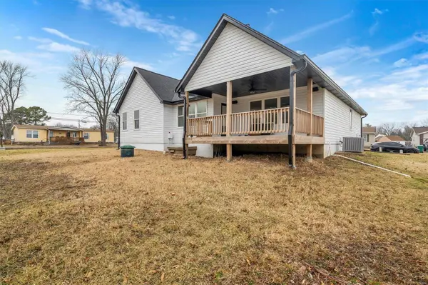 6032 Cross Pointe DR, Cedar Hill, MO 63016