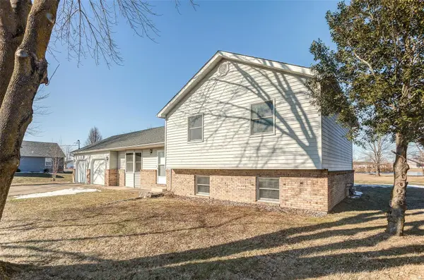 12863 Troxler AVE, Highland, IL 62249