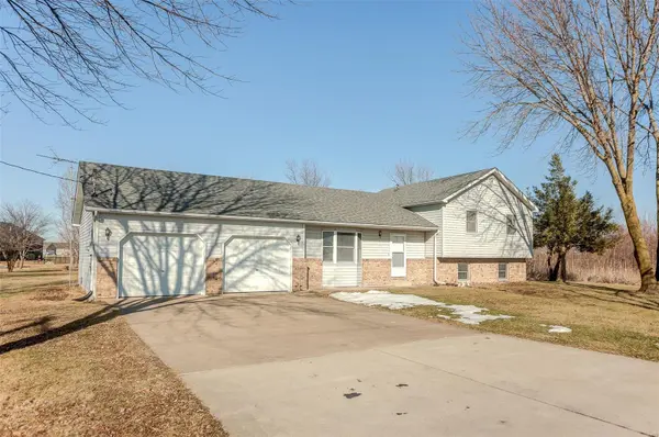 12863 Troxler AVE, Highland, IL 62249