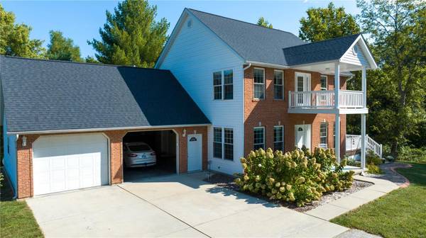 2431 Trout Camp RD, Waterloo, IL 62298