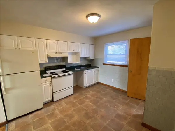 6824 Larry LN, Berkeley, MO 63134