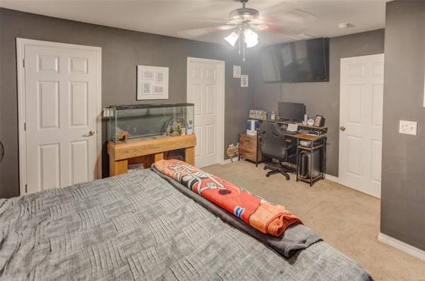 832 S Franklin ST, Litchfield, IL 62056