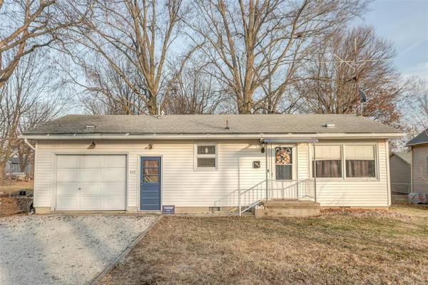 832 S Franklin ST, Litchfield, IL 62056
