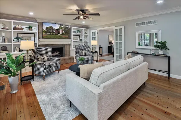 176 Marcrest DR, Chesterfield, MO 63017