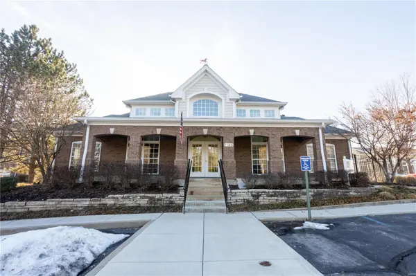 1151 Mill Crossing DR #204, Creve Coeur, MO 63141