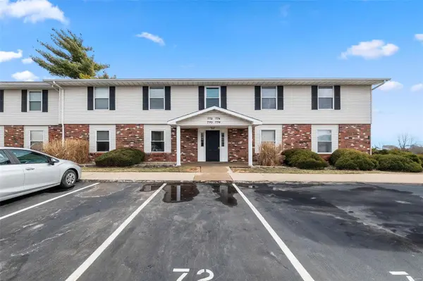 770 Highland Hill CT #E, St Peters, MO 63376