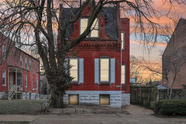 2822 Lemp AVE, St Louis, MO 63118