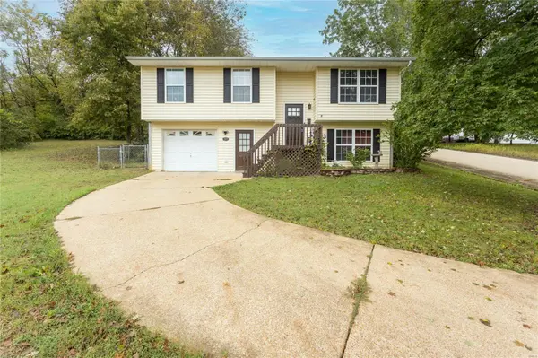 300 Valley PL, De Soto, MO 63020