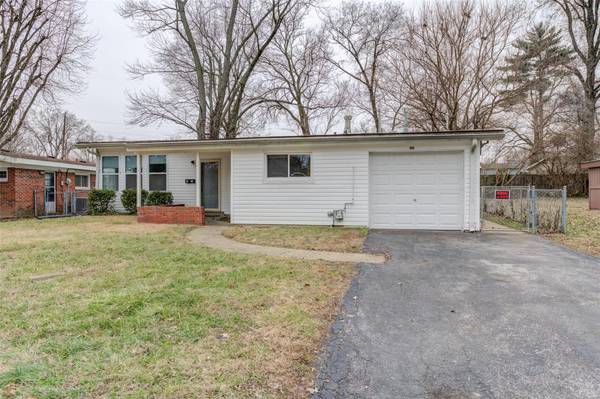 6811 Woodhurst DR, St Louis, MO 63134