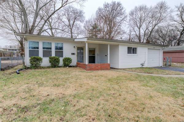 6811 Woodhurst DR, St Louis, MO 63134