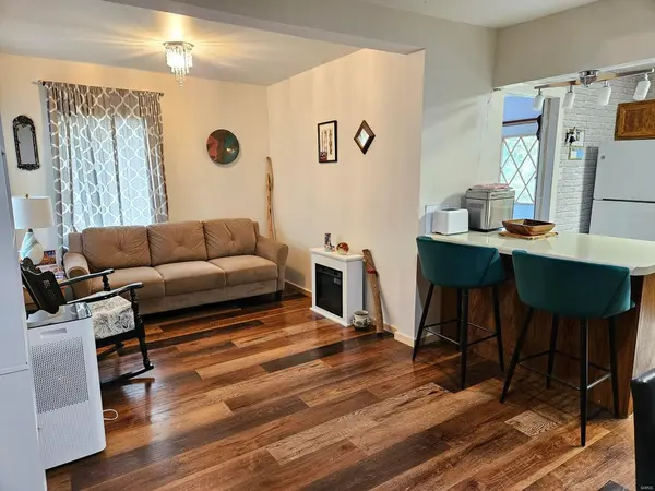 1001 N walnut ST, Willow Springs, MO 65793