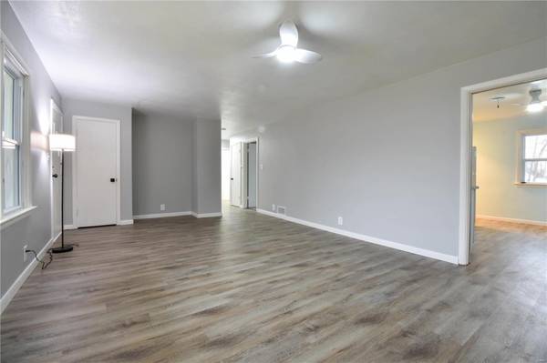 1024 W Spring ST, Staunton, IL 62088