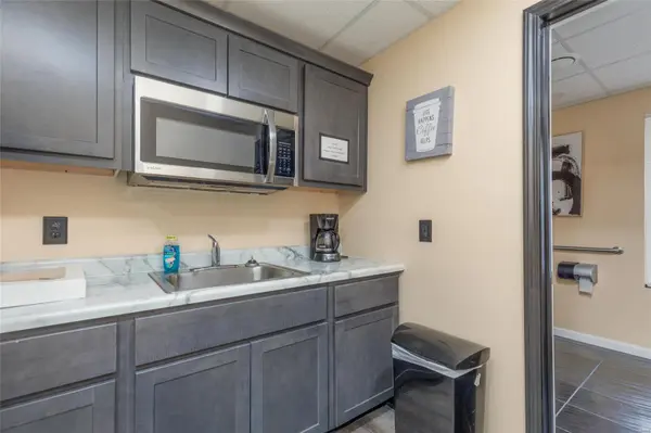 2012 Woodson RD, St Louis, MO 63114