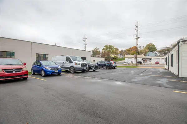 2012 Woodson RD, St Louis, MO 63114