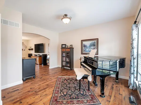 245 Romaine Spring View, Fenton, MO 63026